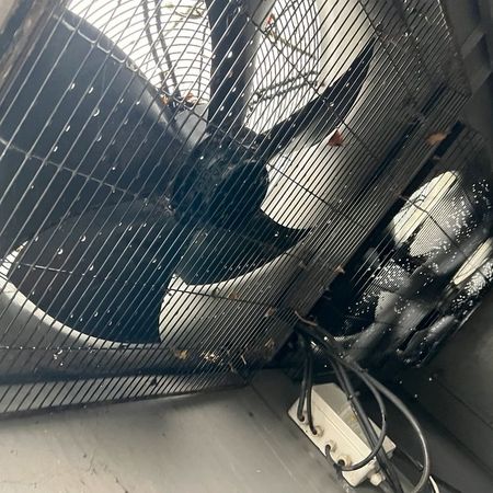 Kaltwassersatz Uniflair 74 KW Chiller